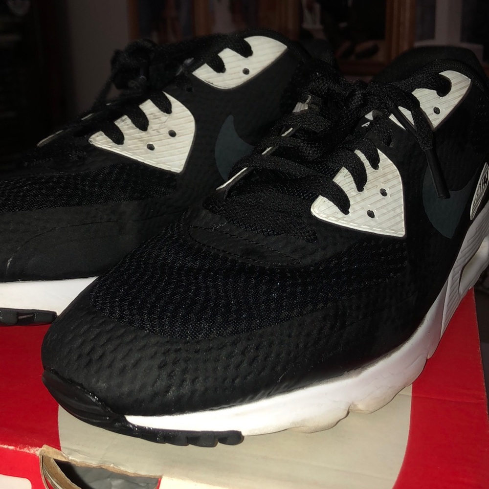 Air Max 90 Ultra Essential